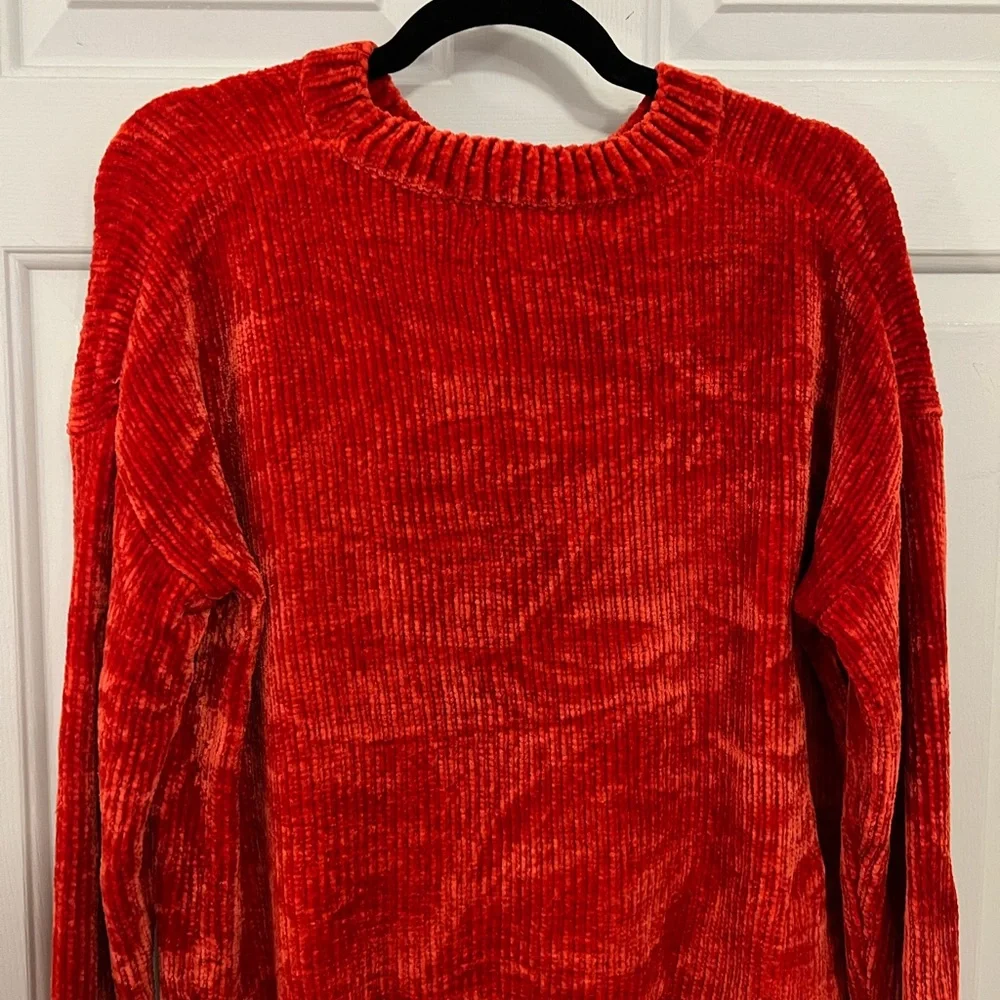 Red Corduroy Style Crew Neck Sweater Size Medium/Large